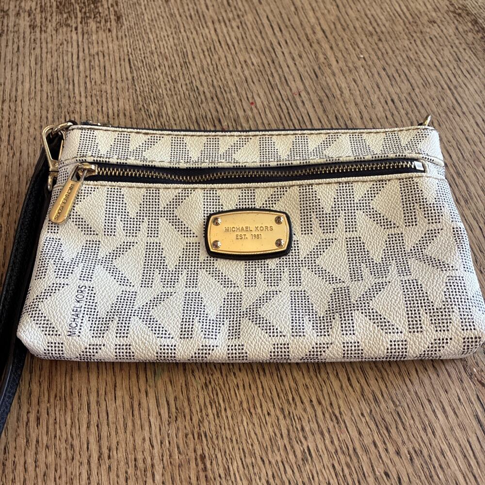 Michael Kors Jet Set Large Wristlet Wristlet Wallet Pouch Vanilla Navy Blue